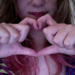 Heey Guys my name is Emma and I have a love for beauty Jbiebs and One direction ! :) :) I follow back 3