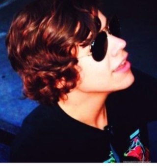 somehazstyles's profile picture. I sing in this one band occasionally.