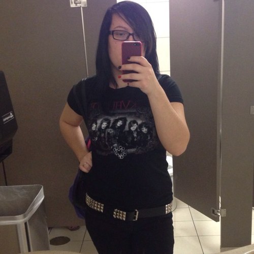 blackveilella's profile picture. Five sexy gods and one hot religion #BVB Army family @AndyBVB tweeted me 12-05-12 fan girled