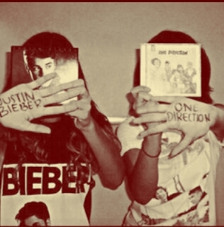 15 / Belieber,Directioner,Mahomie ,Janoskiansnator and Simpsoner ♥ @CodySimpson Follows me ♥ Follow for follow ツ