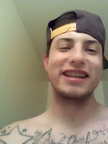 Straight chillen follow me ill follow back hmu !:)