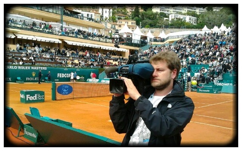 zajebava narod na sve strane...                                         director of photography