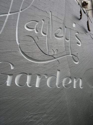 peoplestribute's profile picture. Make lovely memorials, commemorative stones and garden features from beautiful natural slate and stone. http://t.co/1qsSBhNK Ideal for green / natural burials