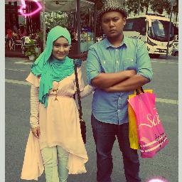 nadia_azam's profile picture. I love to style my hijab!! full stop..
Founder of http://t.co/MWvQyUtU