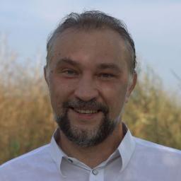 Ukraine, Kiev, was born 1964, 28 april.
KPI, Hong Kong University, Journalist Union member