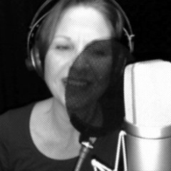 Voice over - stemactrice. Helder, natuurlijk, betrouwbaar. Eigen studio.