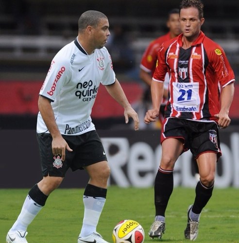 Jogador de futebol=  Corinthians , Santa Cruz , Juventude , Náutico, Portuguesa , IFK🇸🇪 , Paysandu , Barueri , Coritiba , Tolima 🇨🇴 , Botafogo e Bragantino