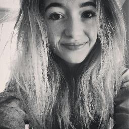 FannyJulien1's profile picture. Ces moments où il y a impact, ces instants de grandes intensités qui chamboulent complètement nos vies finissent au bout du compte par nous définir.