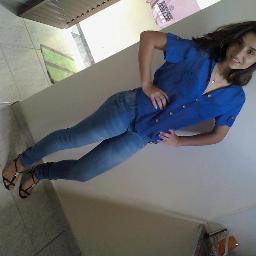 Sou mtt looouca soou mt gnt booa soou mtt alegre mais tbm quando e preciso sou chata rudel e ignorante ! Ah so pra lembra sou tudo menos perfeita
