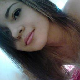 Modelo, ex blogueira do #curtaaqui, Aquariana, 
 Liamda, directioner, 17 anos, #bbf da @amor_amora e @paiva_tainara *----*