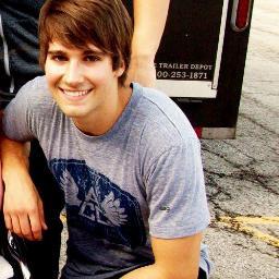 Eu amo BTR, mesmo sem conhecê-los, eu sinto que são  pessoas  boas e engraçadas, é que  são  mas que quatro garotos ,são minha vida ♥ ♥ eterno BTR