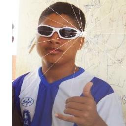 Coração blindado não pega feitiço
O amor constrói a força da paixão
Vai incomodar mas não ligue pra isso
Não escute os fofoqueiros de plantão