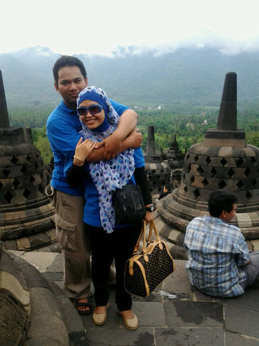 Tovanisri87's profile picture. 