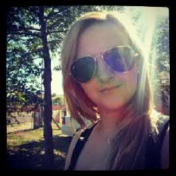 24/7 mom , MUA, Cosmetologa, fashion designer, estilista, colorista, Party planner!