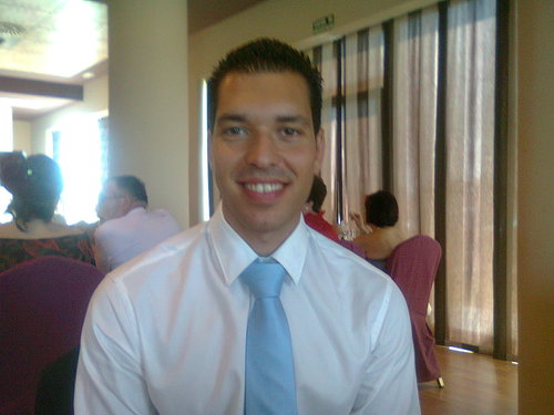 Sevillano cofrade, carnavalero, sevillista y actualmente desarrollando en Spring, Angular y React.
