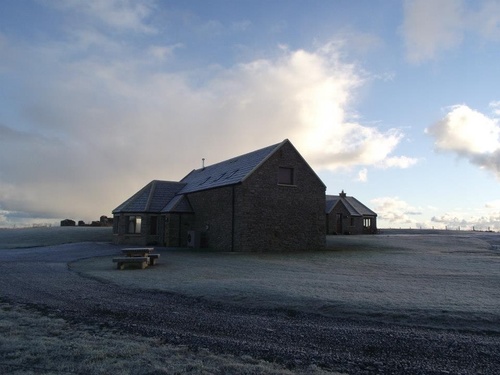 High quality selfcatering accomodation situated in our beautiful farmland on Orkney. Offsetting your holidays carbon footprint with our tree planting