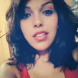 A felicidade reside em quem sabe desfrutar de cada momento da vida.
Valorize seus desejos, cultive seus sonhos, busque seus objetivos.
TATI BERNADI =)