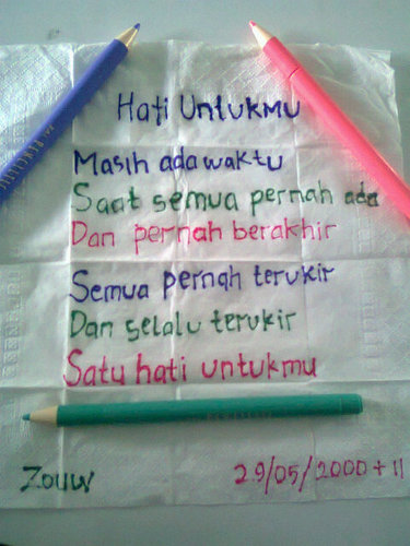 Mari menulis puisi, tumpahkan segala bentuk inspirasi melalui ekspresi berpuisi. Yakinlah hidup itu indah, karena sesungguhnya Tuhan mencintai keindahan