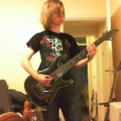 7 string playing, weird twat