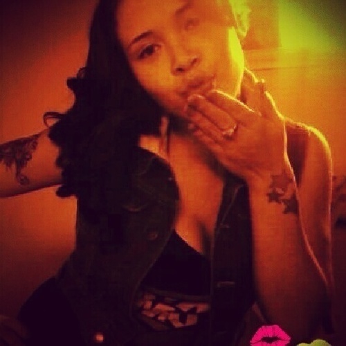 Pretty Bitch .. Ugly World , Sucka free , Loving Life #P$ #TeamWesley