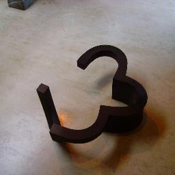 ArseniGibert's profile picture. La ropa tendida al sol de la tarde, banderas de nadie.