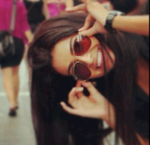 Heey every one i am beno 16 years old and i love music.