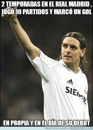 Mejor jugador de la historia del Real Madrid,me e metido mas goles en propia que a favor.Intento de futbolista y actual jugador de la liga municipal d mi pueblo