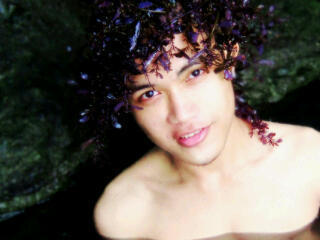 I'm 19th years old, humble, nd energic boy...