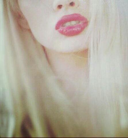Classy yet unrefined. 21 year old Southern Barbie. Avi is always me. kik=wildfirebelle