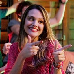 Atriz, atualmente atuando na novela Malhação da Rede Globo, personagem Fatinha.