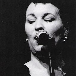 Debbie Blossom performs a range of Dinner Jazz, Soul and Latin classics from the 30′s and 40′s through to the latest releases.
