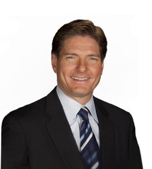 30+year career broadcaster, CNBC, CBS, NBC, Fox Sports, EXTRA. Now Chief Marketing Officer at WaFd Bank and host Goode 4 Business on KOMO TV.