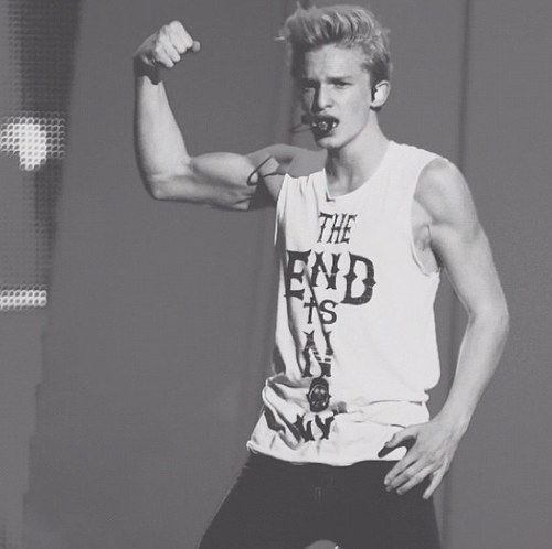 Hey I love you. Follow me please?