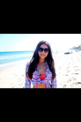 OliviaCohen13's profile picture. Suis moi je te fuis, fuis moi je m'en fout. #TeamFeuj #TeamCelibataire