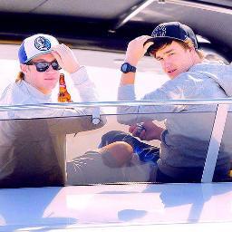 Eu poderia escrever uma bio bem bonita para os minos,mais o Liam está la na cama me chamando faz horas,então tenho que ir █1D█ /@Palvisha_Malik follow me 06/10