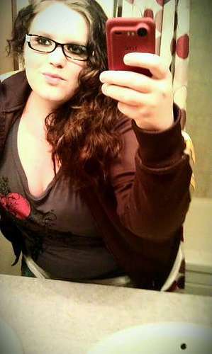 Nerdy & cool, strong but sensitive, movie & video game fanatic