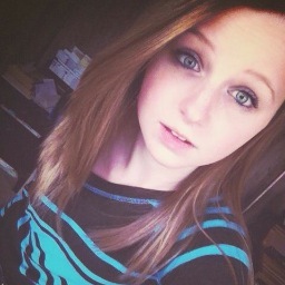 1D, Justin Bieber, Paramore, Panic! At the disco, AA, BFMV, BVB, BMTH and so much more.
I follow back if you askkk. Hi c: