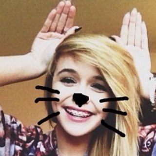 GirllyFake's profile picture. Hi ... Im single .. Beautiful and free .. A wolf .. Loving life // roleplayer // also i want to meet you in the dms