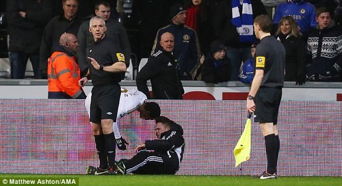 Full time ball boy. Victim of a kicking incident. Dislike Belgian Waffles. #Pray4SwanseaBallBoy