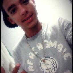 Eu sou : Alegre, Feliz, Determinado, Sonhador, Guerreiro, Parceiro, Boleiro, Ousado e Filho de #DEUS      ~Namorado e todo da minha   @ThaynaAllves_  s2