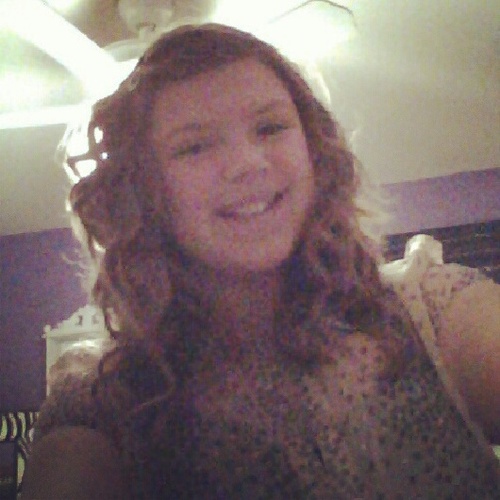 hey im Madi!:D guess what...Im Single!!:D kik me:imthegirlforyou and go follow me on Instagram:@imjustaprittygurl