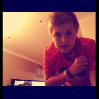 Iam 12 years old , i love Celtic , C'mon u bhoys in Green , Glasgows green and white , love Neil Lennon