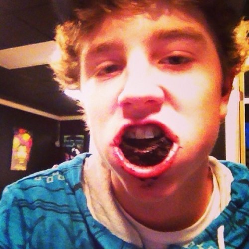 Packing lips all day. Everyday. Not a day I dont. #dbh #cd (committed dipper) Creator of Pack Lips™. follow my other account @taylorsbaker