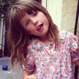 My name is Mary-Alice,but i like Alice more *holds up 5 fingers* im five and i love cupcakes and candies,my favorite food is spaghetti! @Crazy_Kat_ is my mommy!