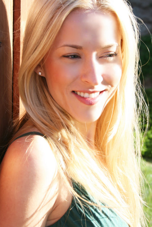 UltimateFlirting is a new and free Social Singles Network with live video chat, built in instant messenger and all sorts of other fun stuff. Come join us!