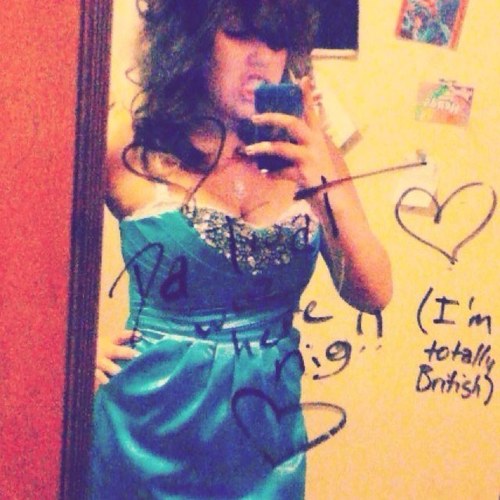 i am really funny nd awesome if u r too follow me nd i will follow u back!:D