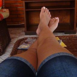 Covarde não é aquele que chora por amor e sim o que não ama por medo de chorar.