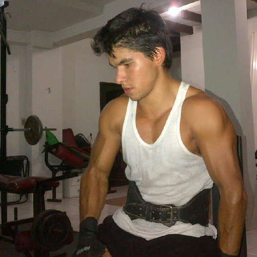 martinez_benji's profile picture. 