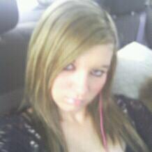 im kim im 20 have a 3 in a half year old son i love to dance and jus have fun and spend time with my son and my bestie!