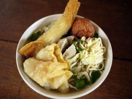 石田です。ラーメン・うどん・そばなど麺（めん）が大好きです。なにかをつぶやきますので、よろしくお願いします。　#フォロー #follow